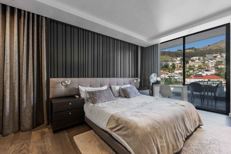 3 Bedroom Property for Sale in Green Point Western Cape